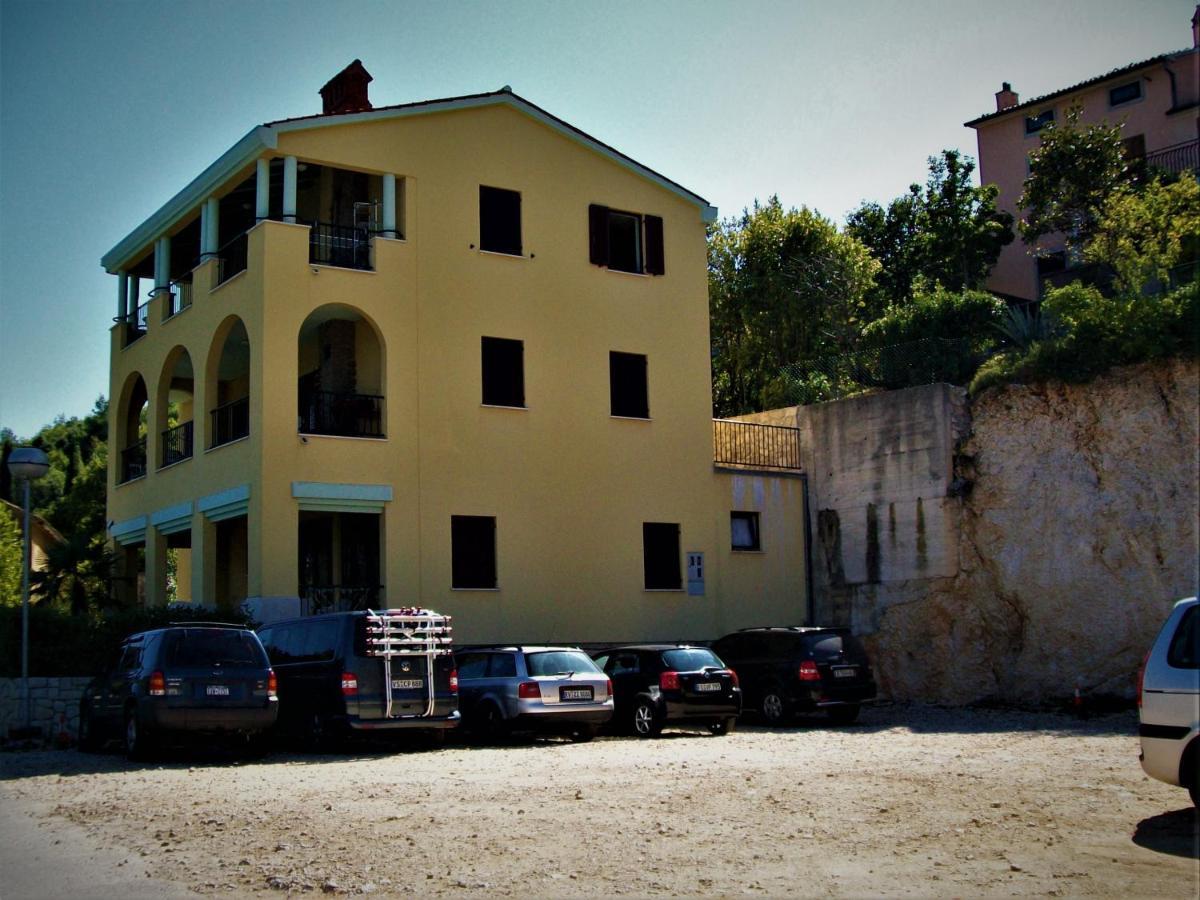 Villamar Beachfront Apartments With Free Private Parking Rabac Kültér fotó