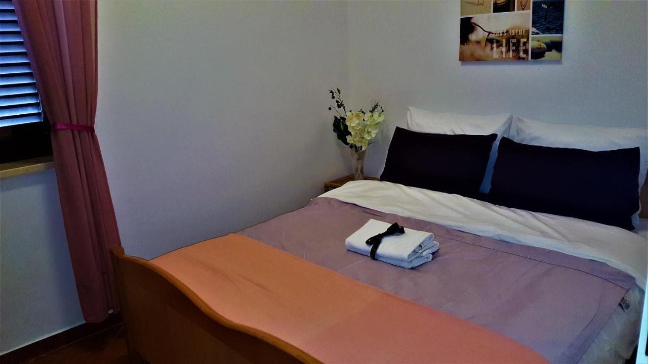 Villamar Beachfront Apartments With Free Private Parking Rabac Kültér fotó