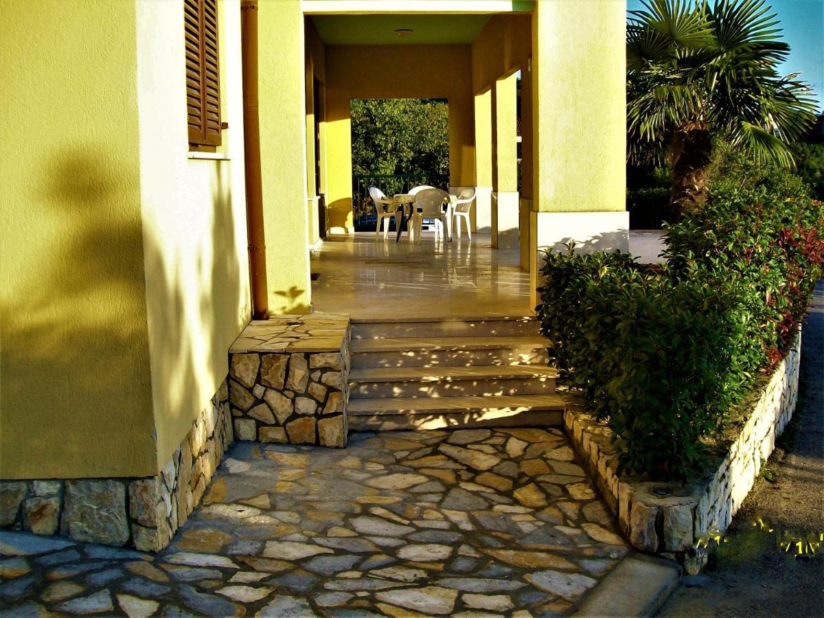 Villamar Beachfront Apartments With Free Private Parking Rabac Kültér fotó