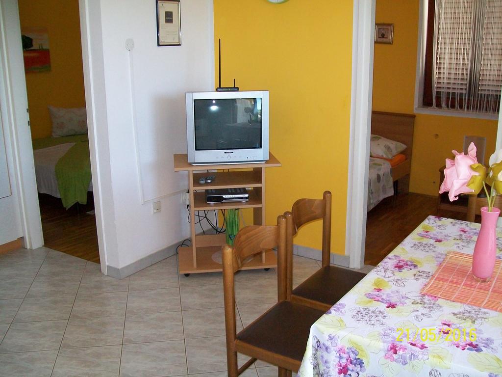 Villamar Beachfront Apartments With Free Private Parking Rabac Kültér fotó