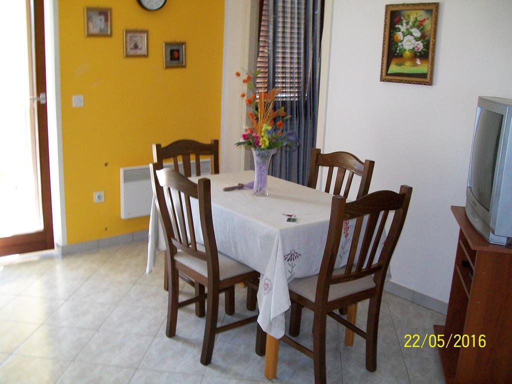 Villamar Beachfront Apartments With Free Private Parking Rabac Kültér fotó