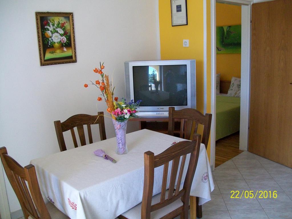 Villamar Beachfront Apartments With Free Private Parking Rabac Kültér fotó