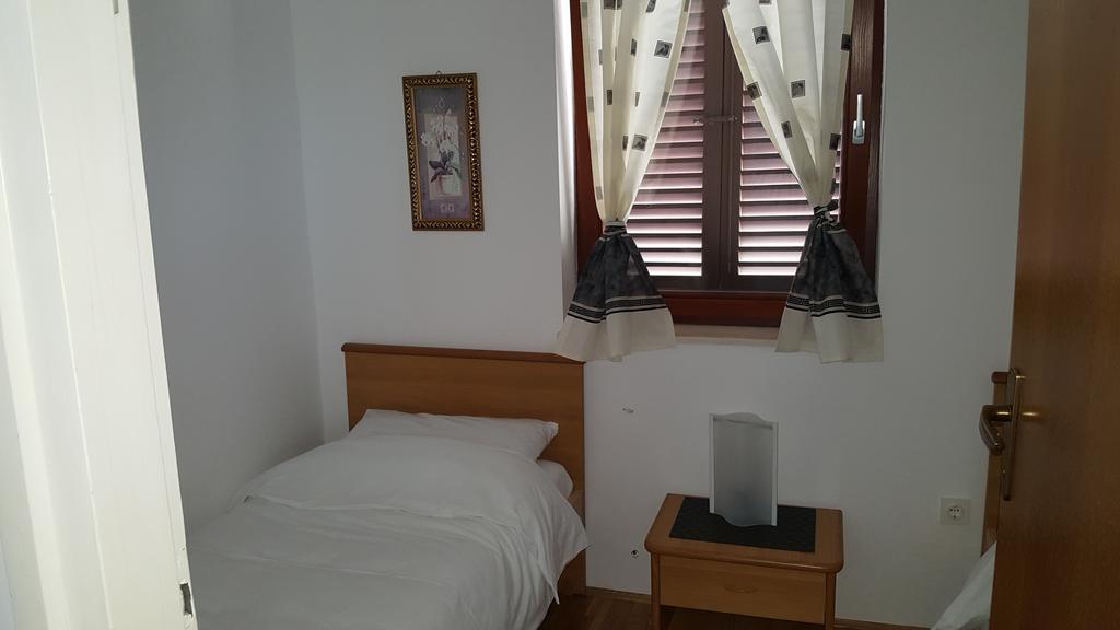Villamar Beachfront Apartments With Free Private Parking Rabac Kültér fotó